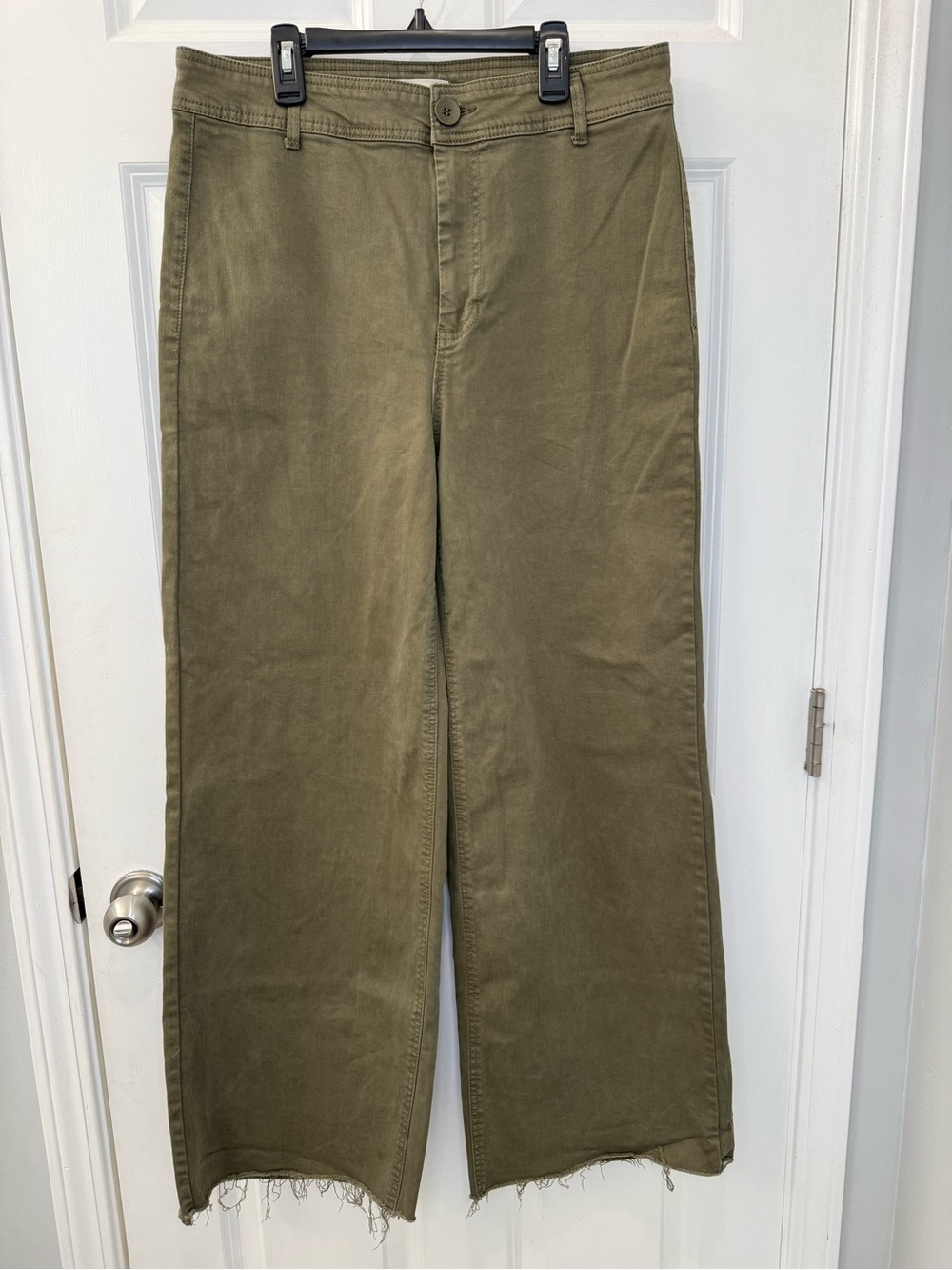 NWOT Women’s Oat Pants Wide Leg Raw Hem Olive Green Size 12 /31